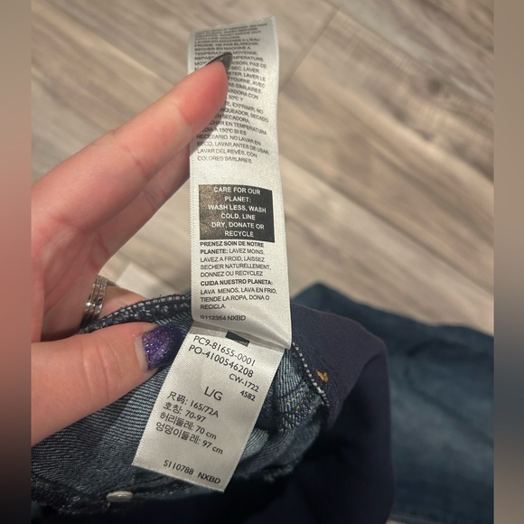 EUC Levi’s maternity women’s jeans size large - Picture 5 of 5